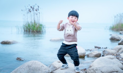 小孩发烧惊厥会反复发作吗-宝宝反复发烧惊厥症状网宝宝高烧惊厥症状知识网站,分享宝宝反复发烧惊厥症状表现大全